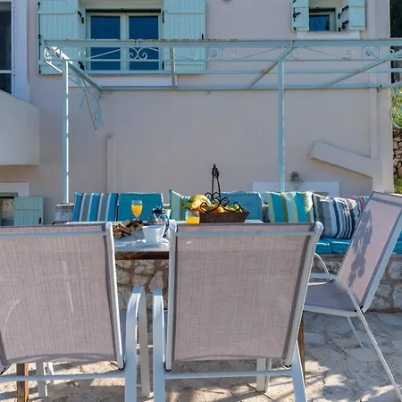 Spyros House, 3 Bedrooms-sea View-in