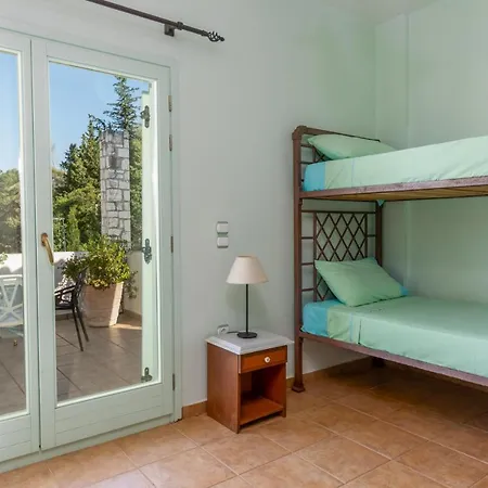 Spyros House, 3 Bedrooms-sea View-in Holiday home Agia Efimia