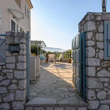 Prázdninový dům Spyros House, 3 Bedrooms-sea View-in